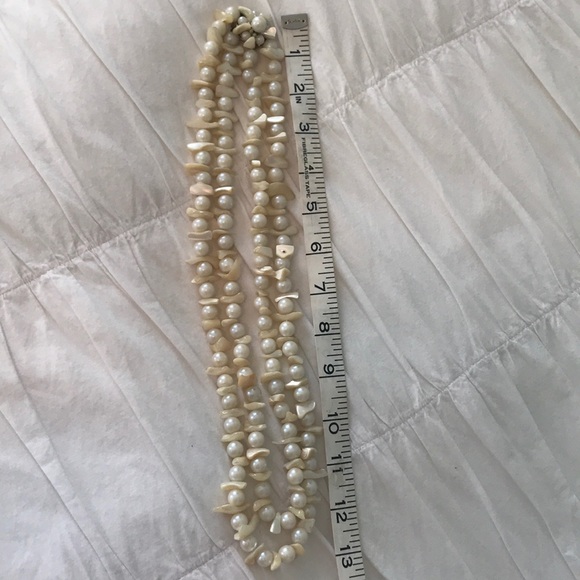 Vintage costume pearl necklace. Super pretty 👑 - Picture 4 of 4